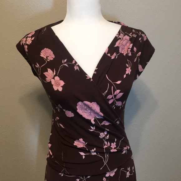 Cute brown and pink flower pattern dress - Picture 2 of 6